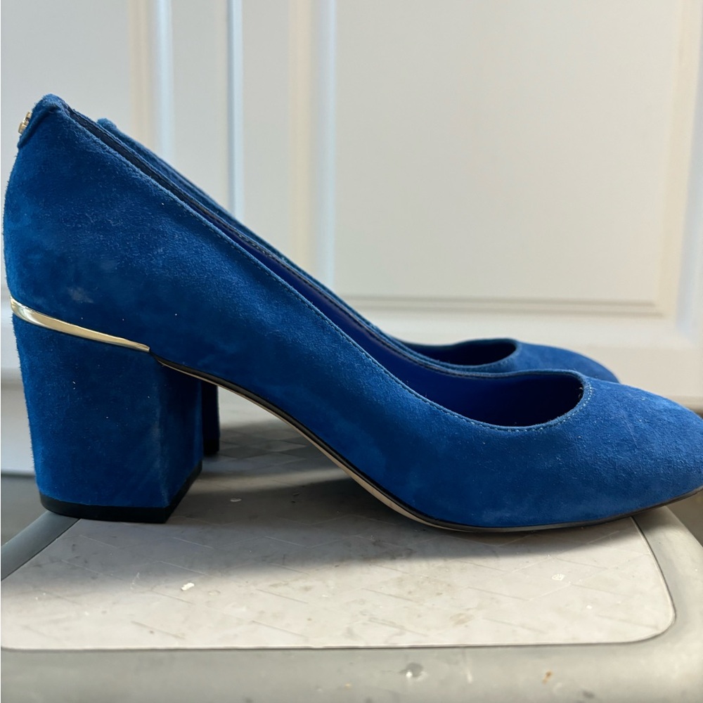 Nine West suede cobalt blue heels, never worn, size 5.5